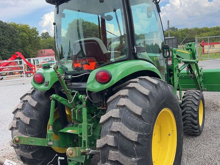 john-deere-4044r-image-33