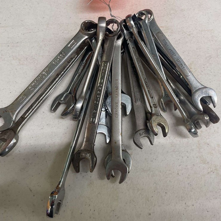 Lot of (20) Wrenches