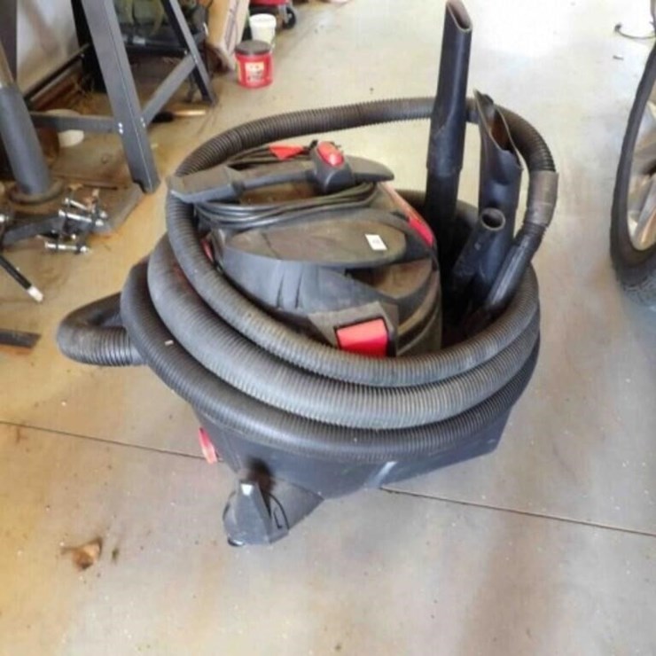 16 Gallon Shop Vac w/ Attachments