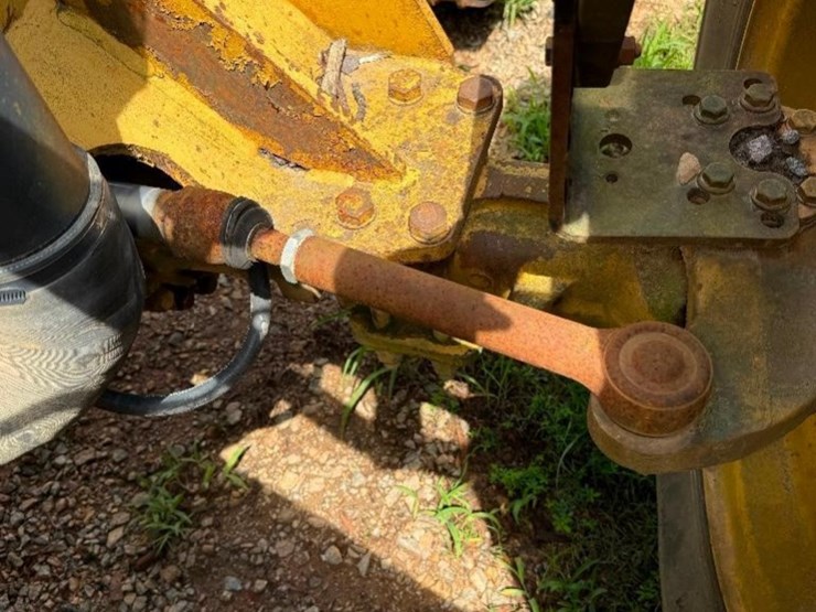 caterpillar-th62-image-19