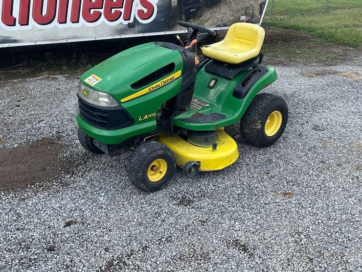 john-deere-la105-image-1