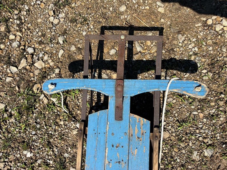 (4)-sleds-image-23