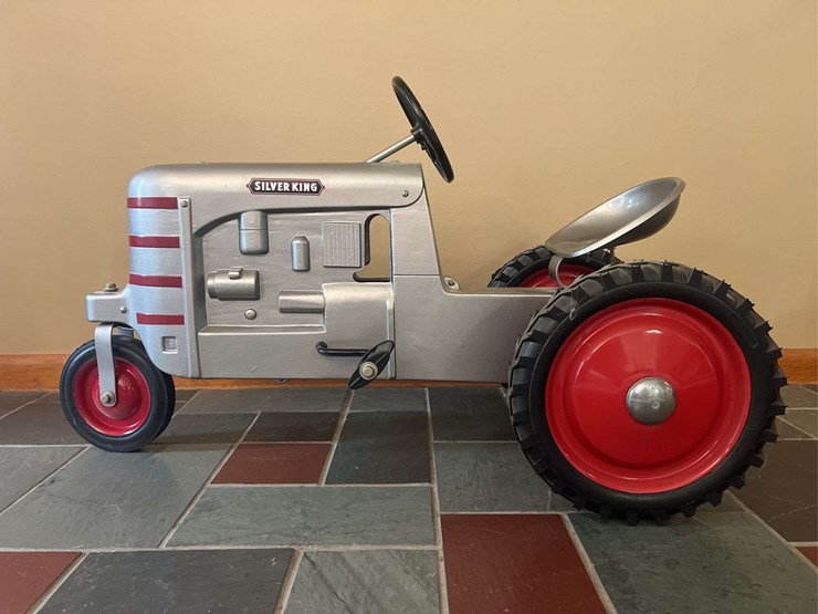 gene-gregory-custom-silver-king-pedal-tractor-image-1