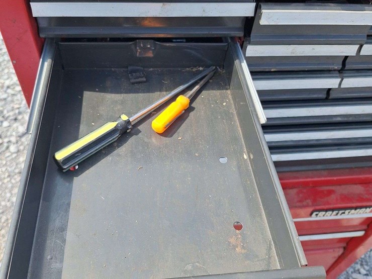 craftsman-doublestack-toolbox-with-misc-tools-image-9