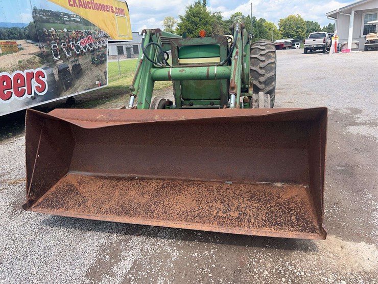 john-deere-2440-image-6