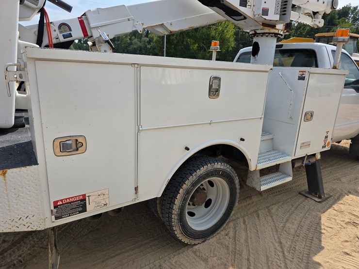 2015-ford-f550-image-25