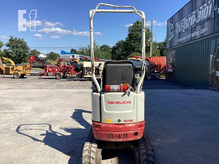 2018-takeuchi-tb210r-image-3