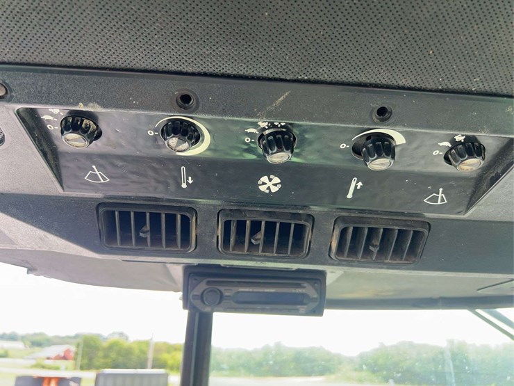john-deere-4430-image-30