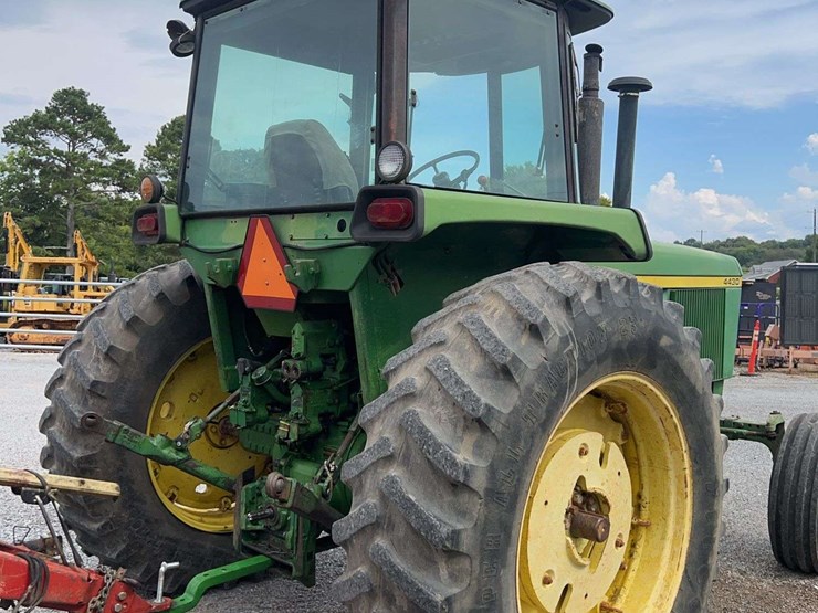 john-deere-4430-image-2