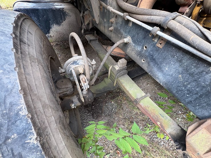 1998-ford-l8513-image-40