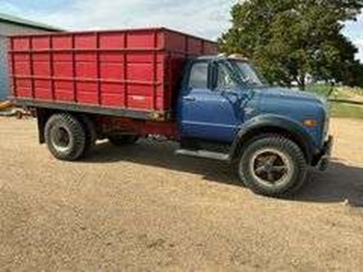 1968-chevy-60-grain-truck-image-3