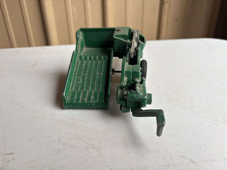 oliver-70-image-11