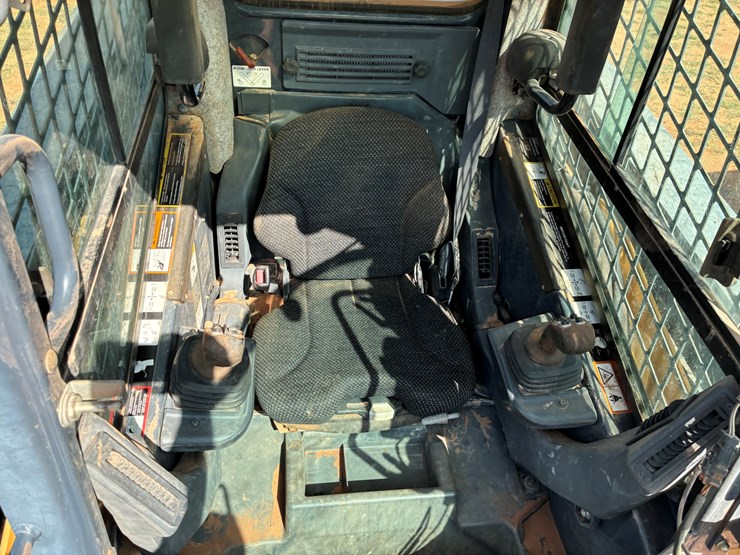 deere-333d-image-9