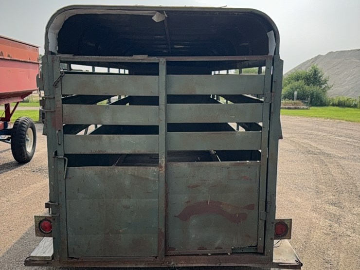 1976-stock-trailer-6’-x-16’-pen-space-+-front-storage,-fifth-wheel,-tandem-axle,-**no-title**-image-7