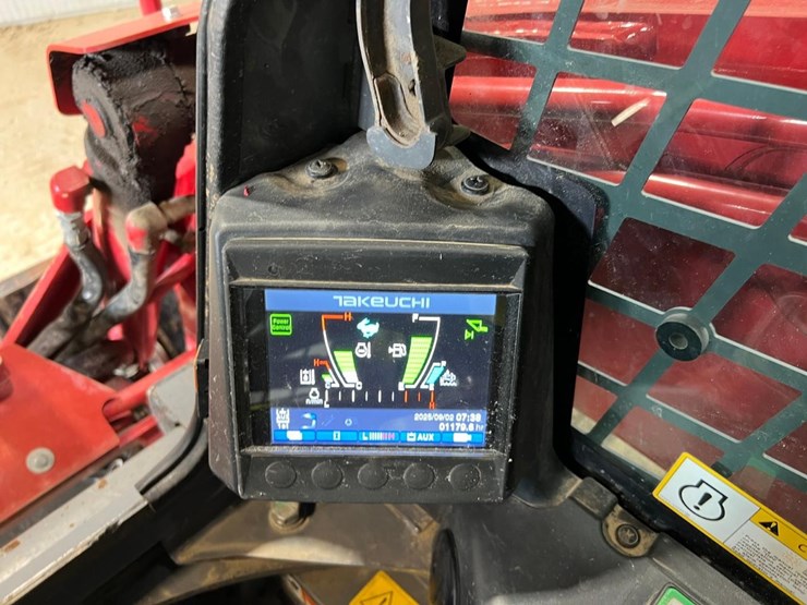 2023-takeuchi-tl12r2-image-24