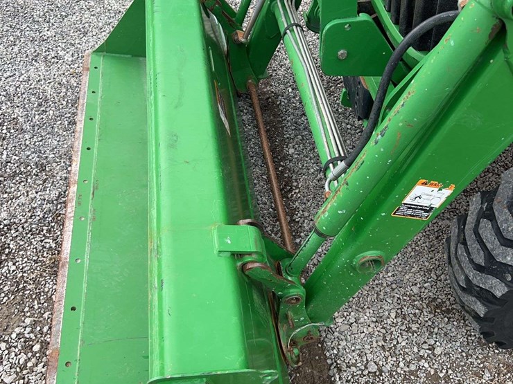 john-deere-3120-image-8