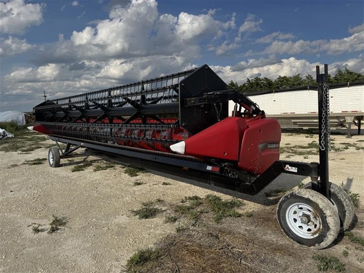 2011-case-ih-3020-image-1