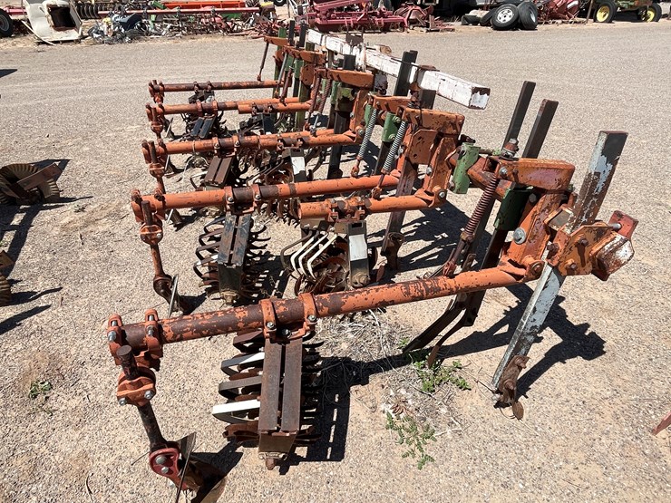 #9113-•-custom-4-row-cultivator-with-lilliston-lehman-units-image-13