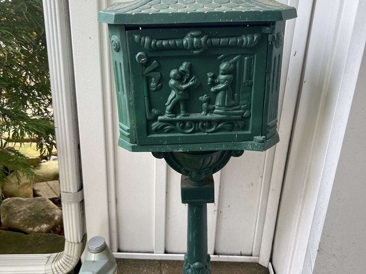 cast-iron-mailbox-image-1