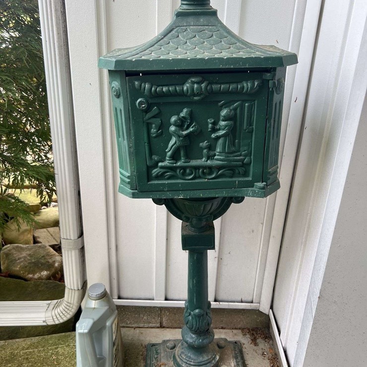 Cast Iron Mailbox