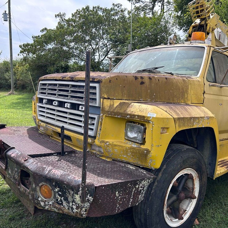 FORD 700