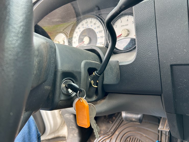 2010-dodge-dakota-image-64