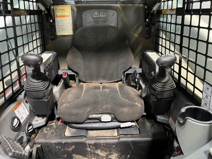 2022-bobcat-s740-image-17