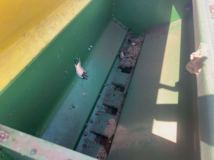 john-deere-8200-image-10