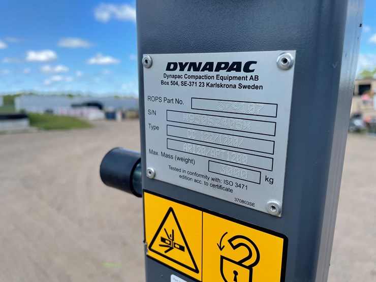 2015-dynapac-cc122-image-17