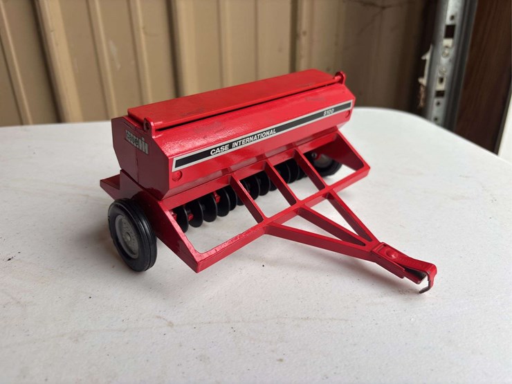 (2)-1/20-international-harvester-915-combine-and-1/16-5100-grain-drill-ertl-image-14