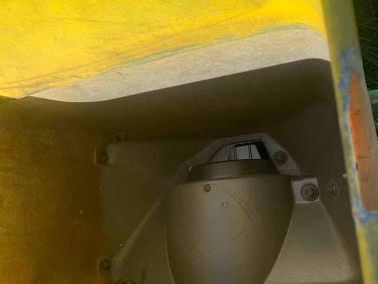 john-deere-7000-corn-planter-image-12
