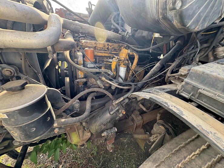 1998-ford-l8513-image-46
