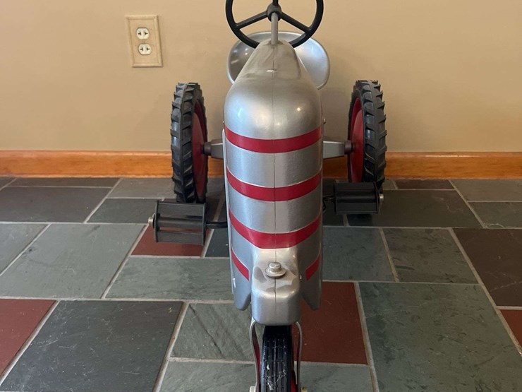 gene-gregory-custom-silver-king-pedal-tractor-image-3