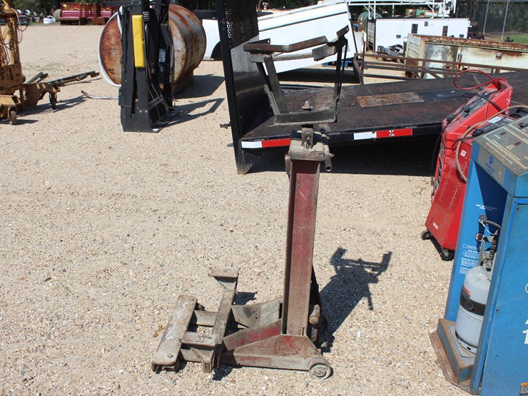 #1653-•-pallet-of-automotive-equipment-image-12