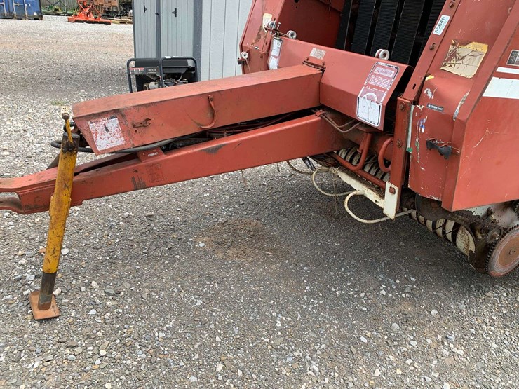 hesston-5540-image-3