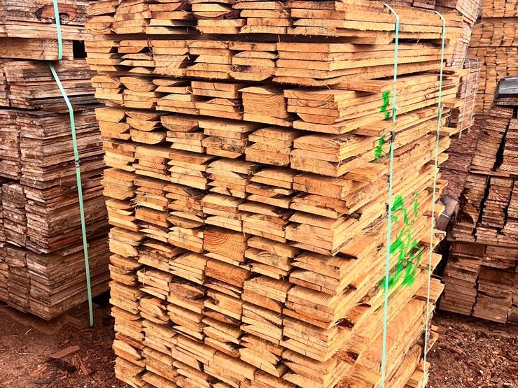 #1040-•-1-bundle-of-5/8x5.5x36”-low-grade-pine-boards-424-pcs-image-1