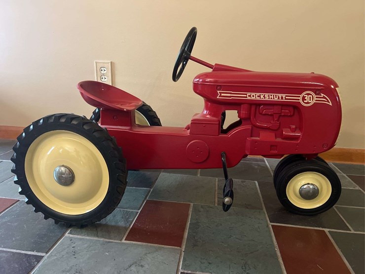 gene-gregory-cockshutt-30-pedal-tractor-image-2