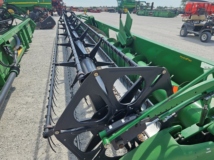 2011-john-deere-630f-image-12