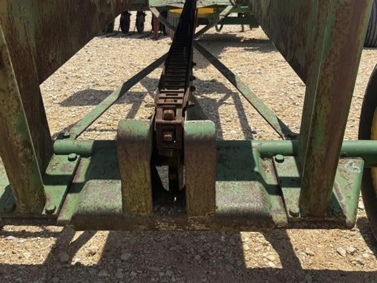 l2---square-bale-loader-image-6