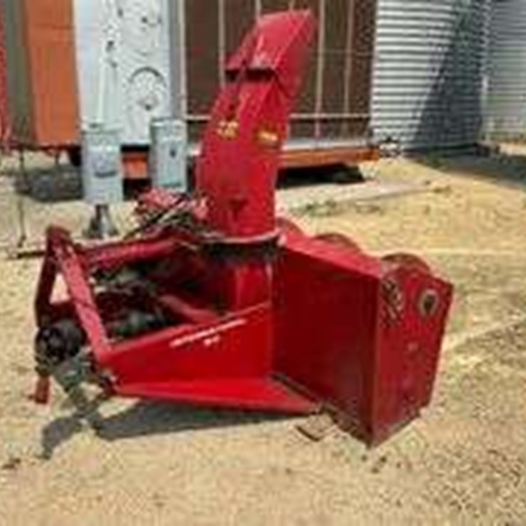 IH 80 Snow Blower, 7’, 2 stage, 540 pto, hyd. spout, 3pt.