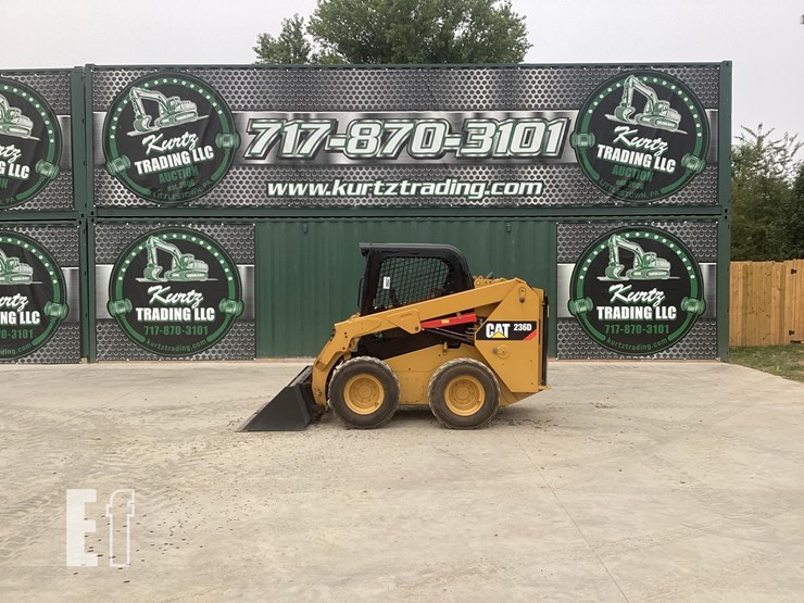2019-caterpillar-236d-image-1