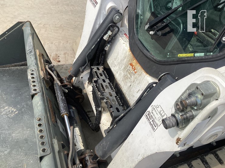 2022-bobcat-t770-image-10