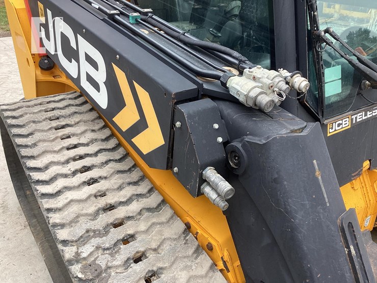 2018-jcb-3ts-8t-image-11