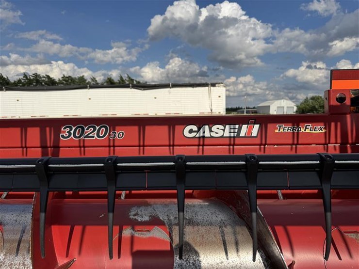 2011-case-ih-3020-image-14