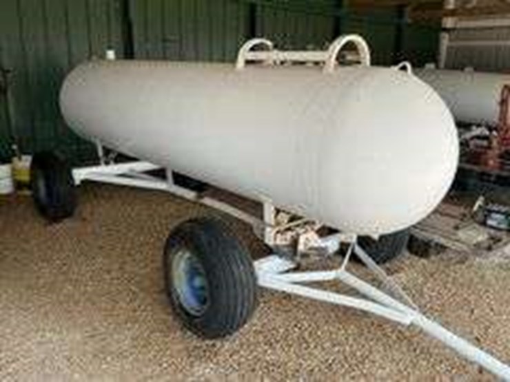 1000-gal-propane-tank-on-running-gear-image-2