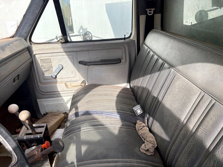 1992-ford-f700-image-49