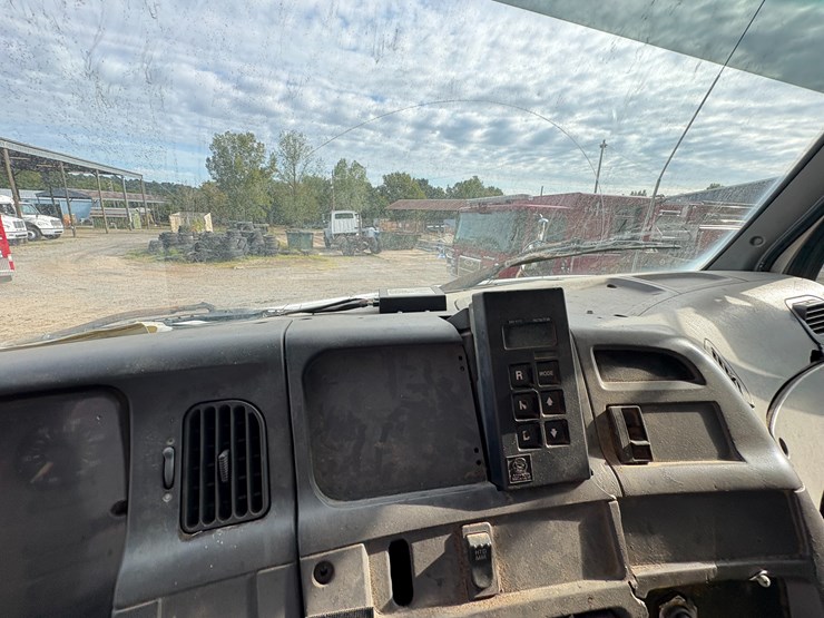 1998-ford-l8513-image-68