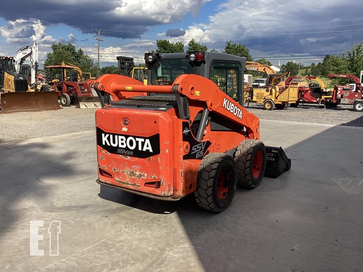 2016-kubota-ssv65-image-4