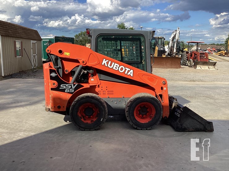 2016-kubota-ssv65-image-5