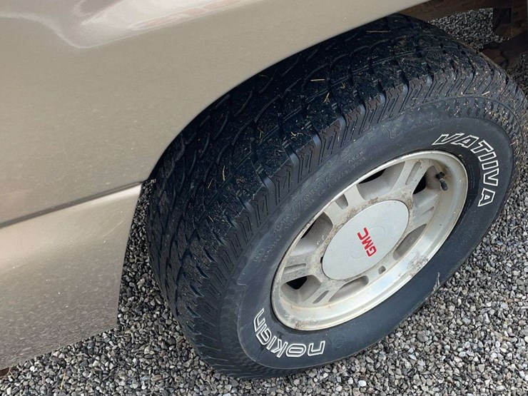 1999-gmc-1500-image-16